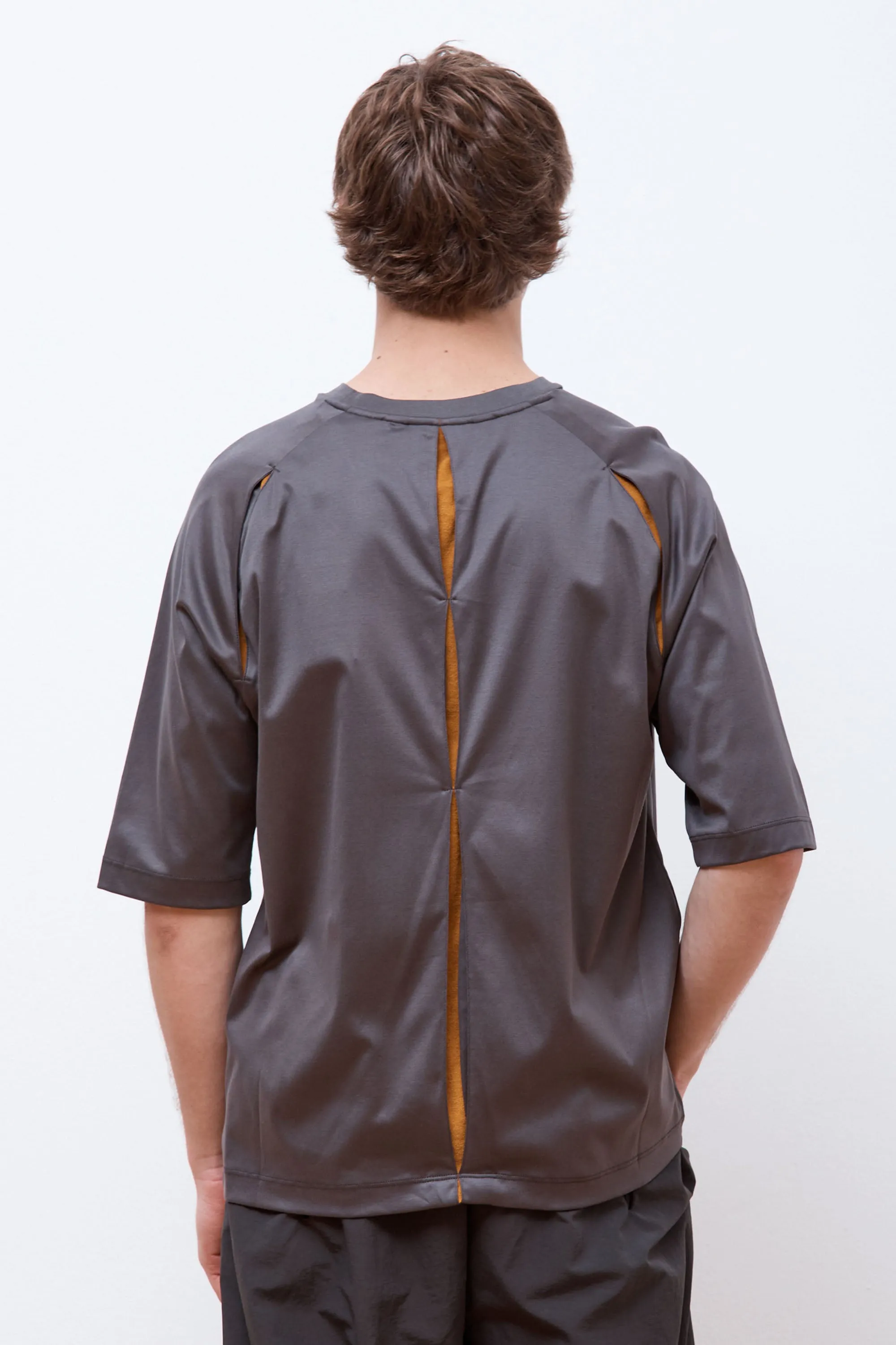 Bellow T-Shirt Black Gold
