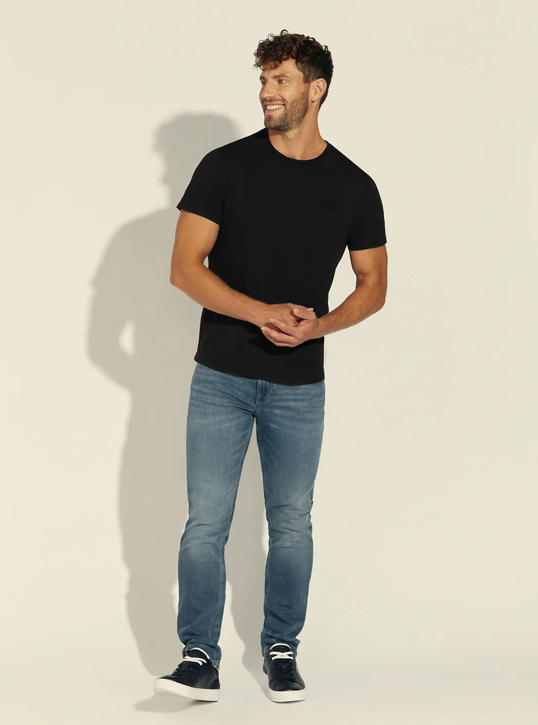 Black GUESS EST.1981 Basic T-Shirt