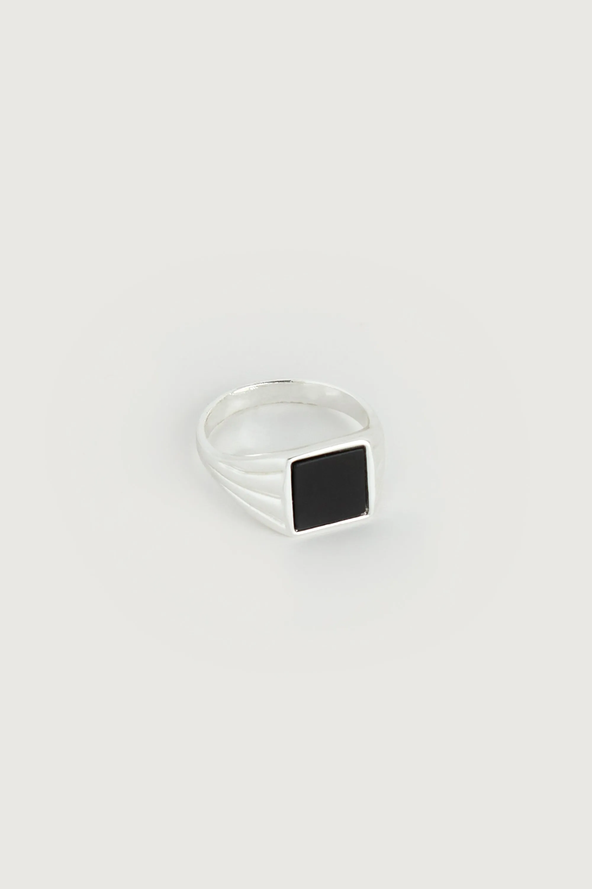 ONYX SIGNET RING