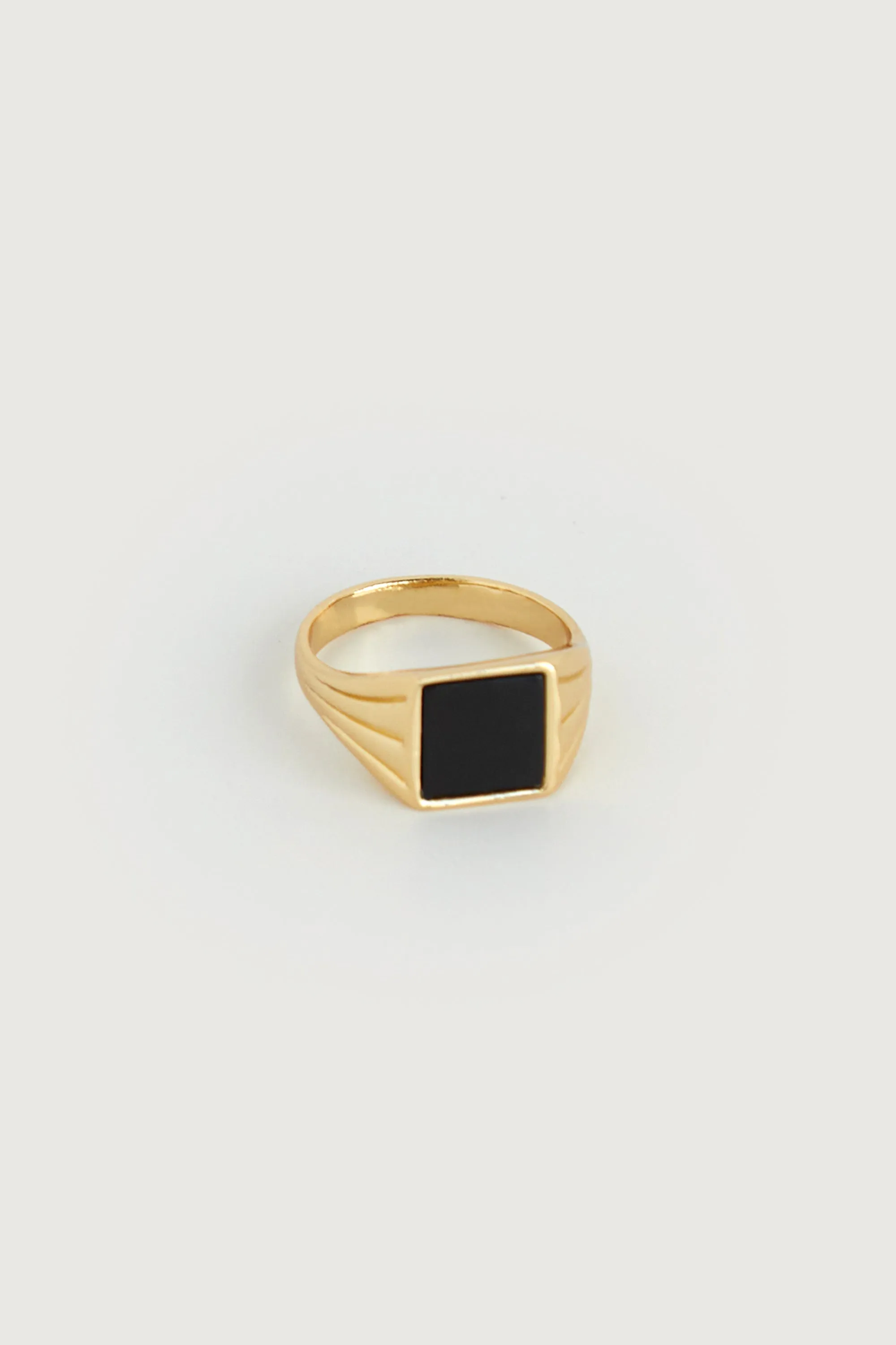 ONYX SIGNET RING