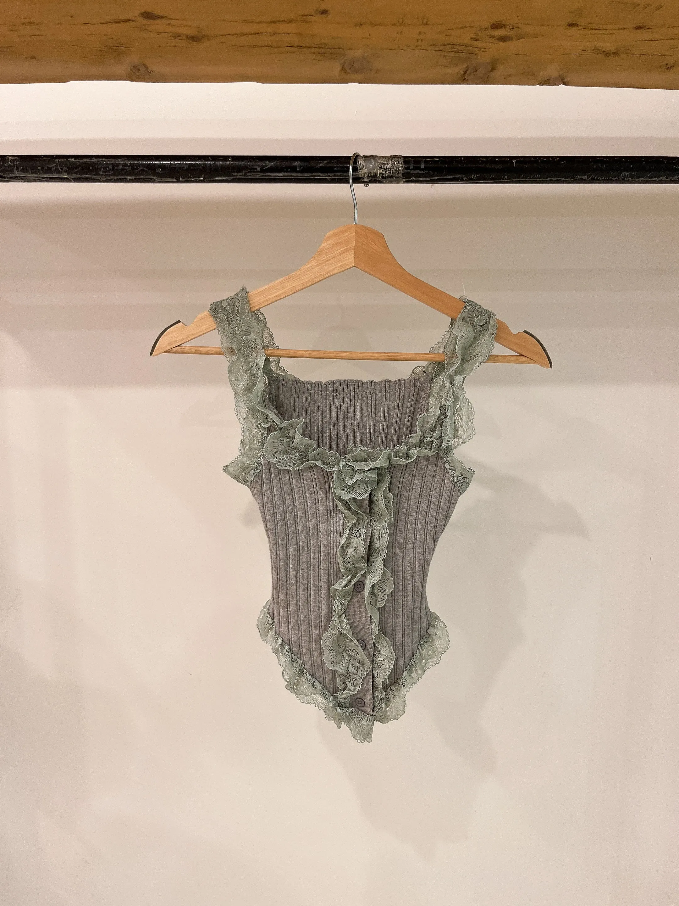 PEPPER Lace knit top