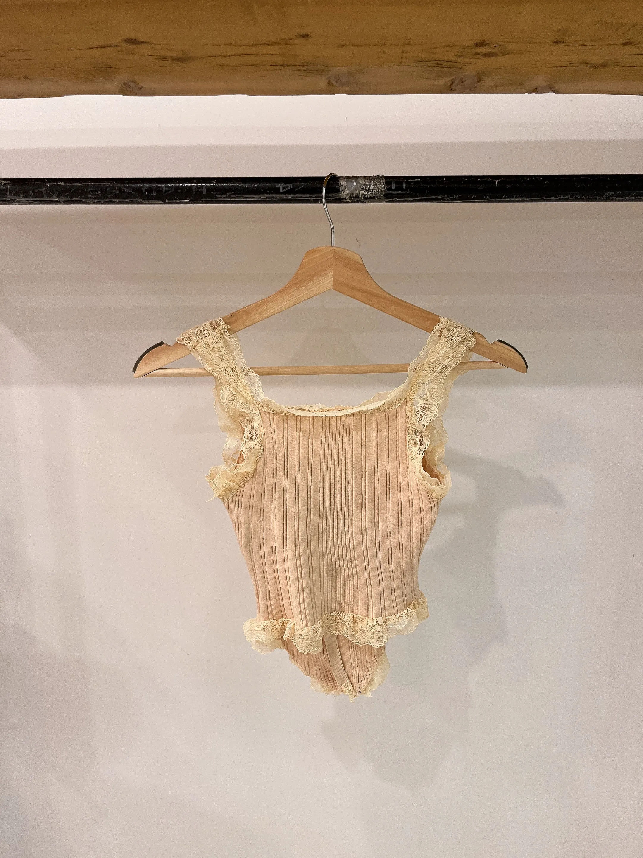 PEPPER Lace knit top