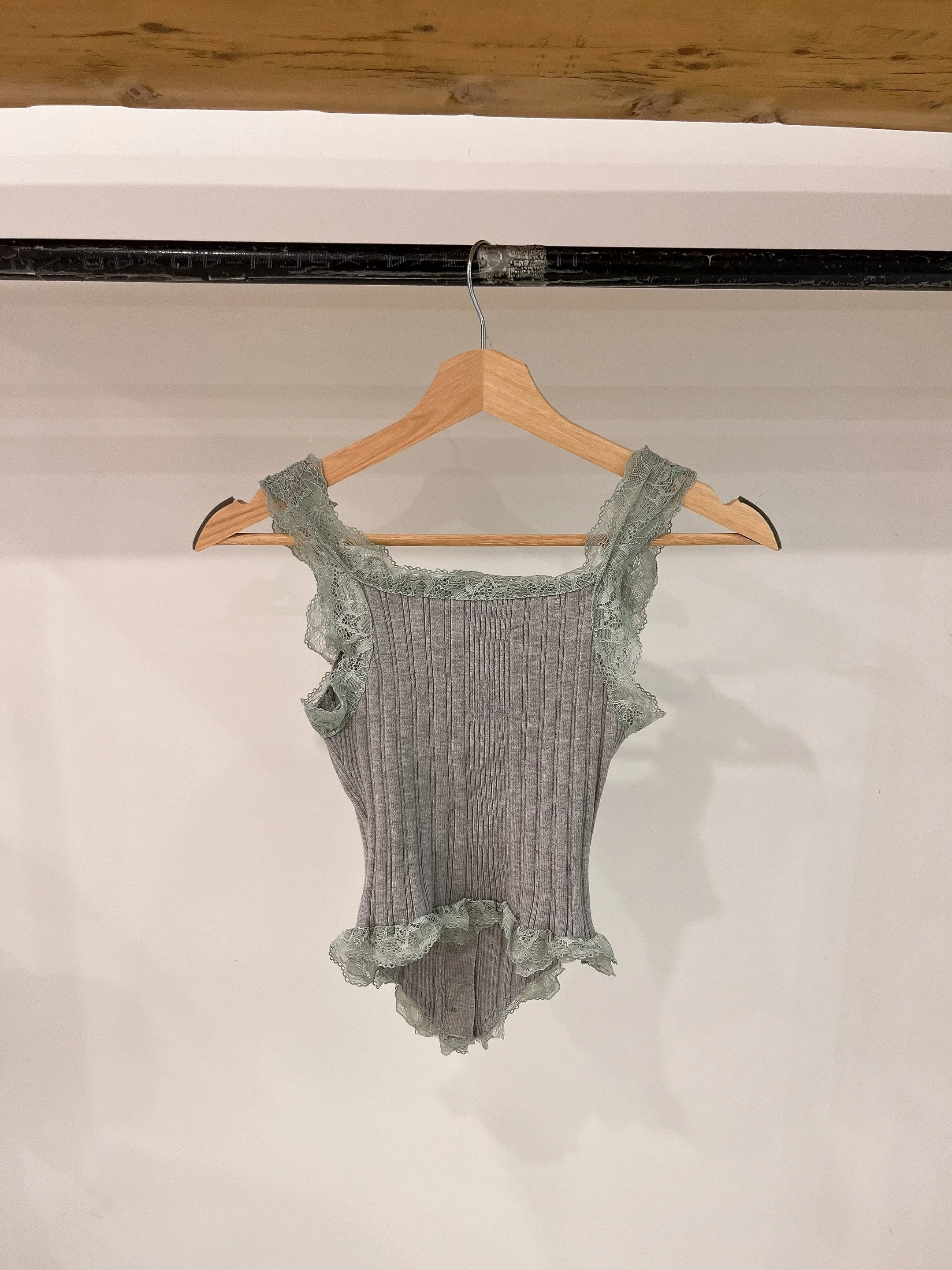 PEPPER Lace knit top