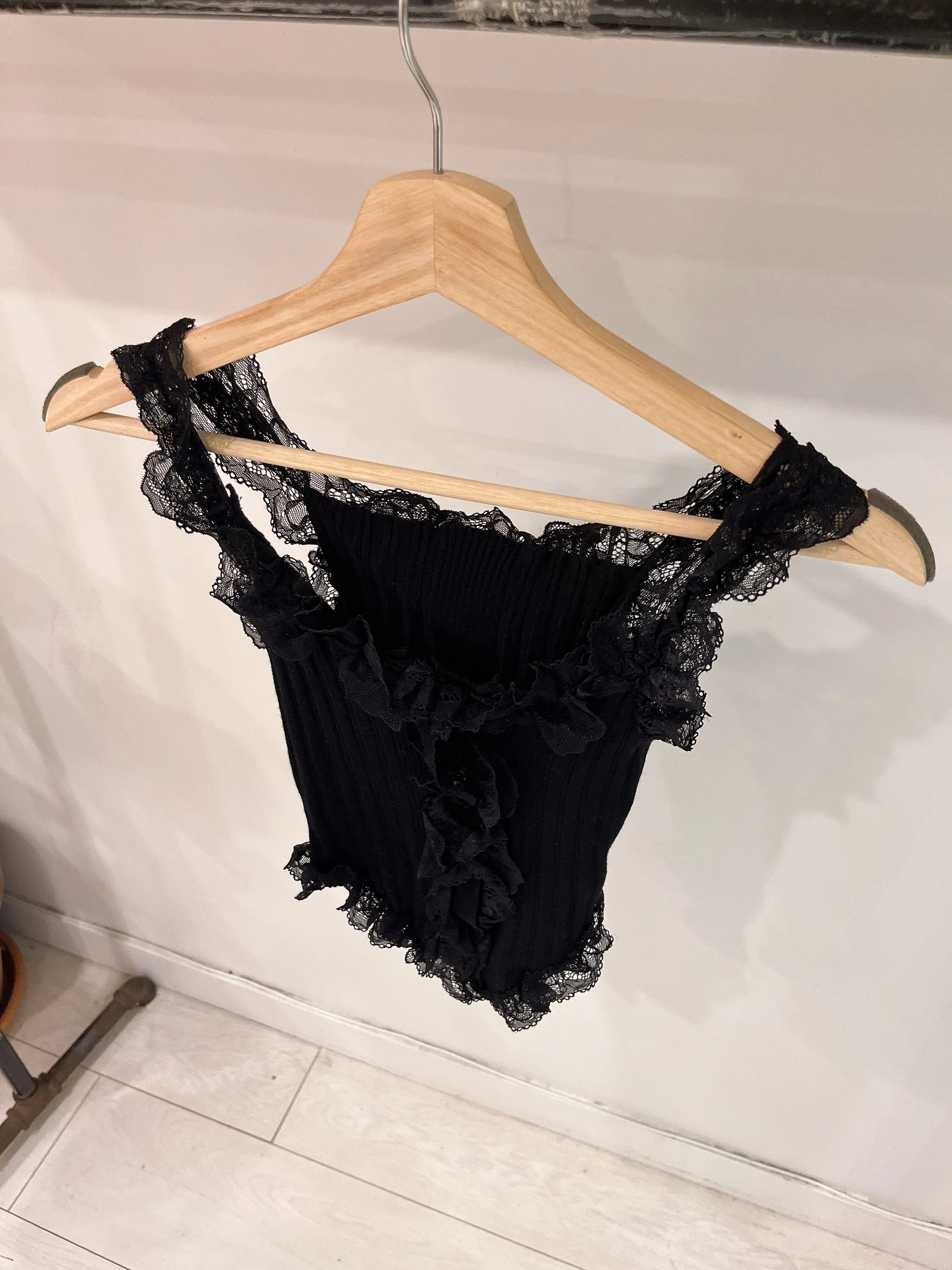 PEPPER Lace knit top