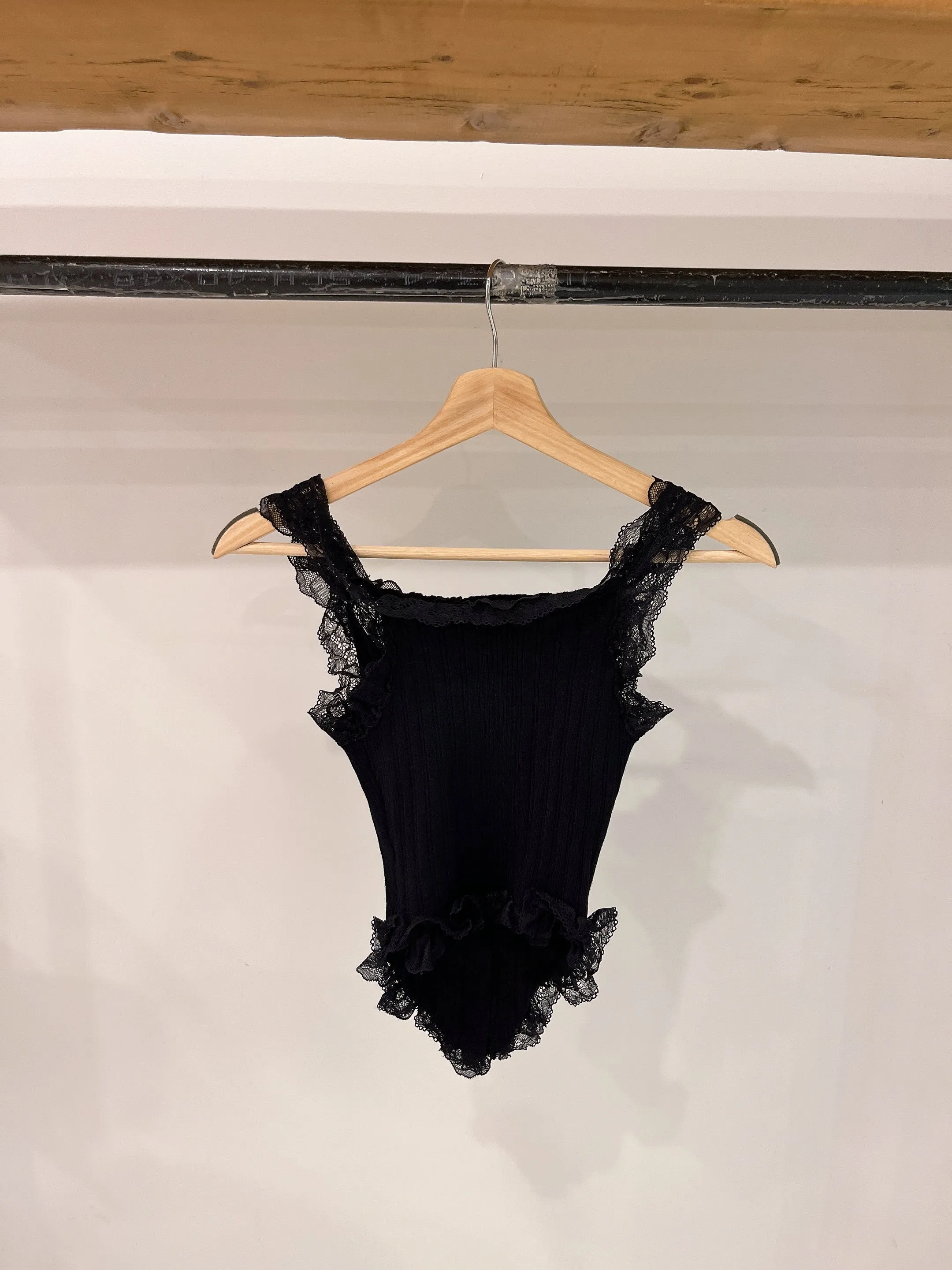 PEPPER Lace knit top