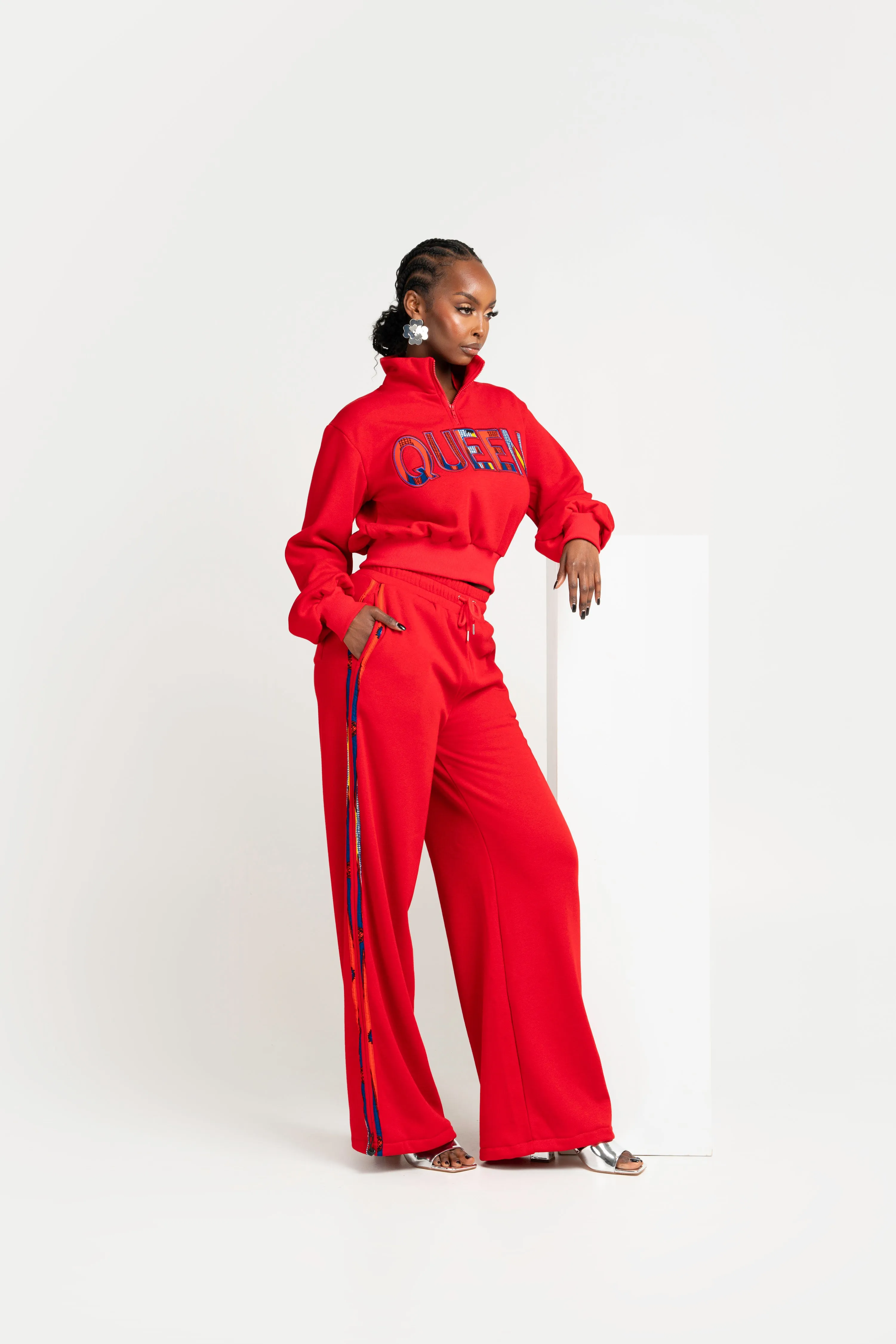 RED QUEEN Pullover JOGGER Set